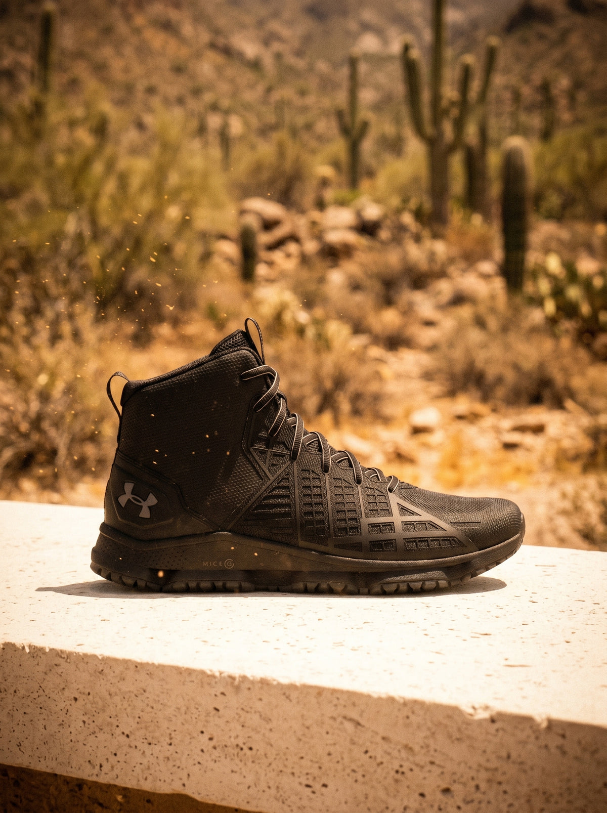 Bota Tactica Under Armour UA Micro G Strikefast Mid