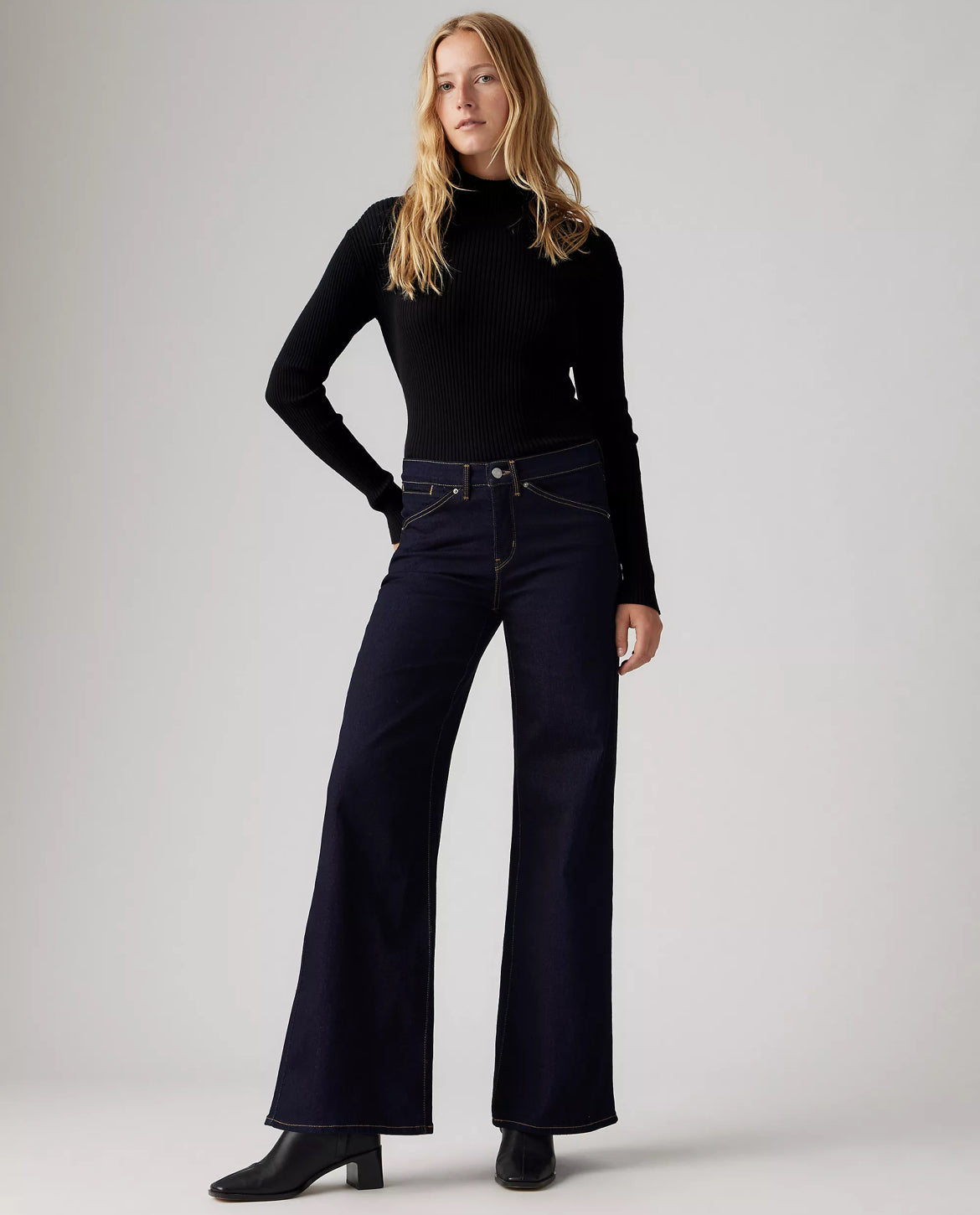 Jeans 318™ Shaping Wide Leg 001Q70004