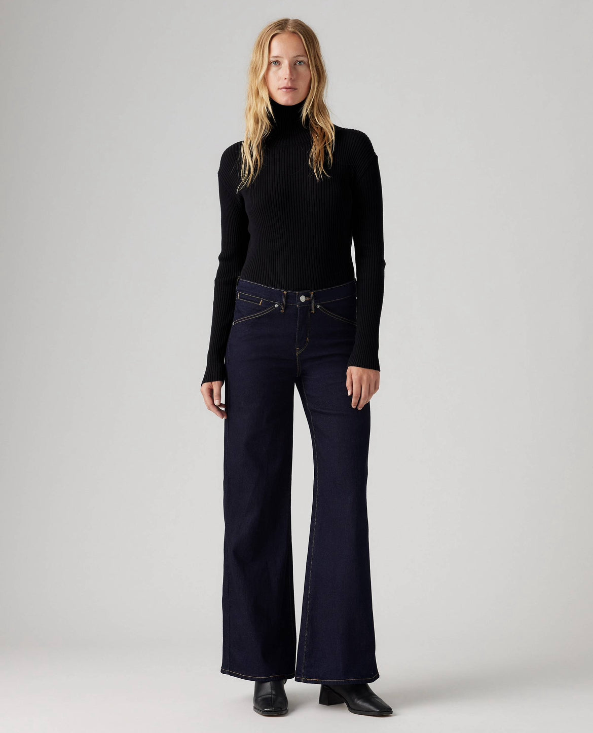 Jeans 318™ Shaping Wide Leg 001Q70004