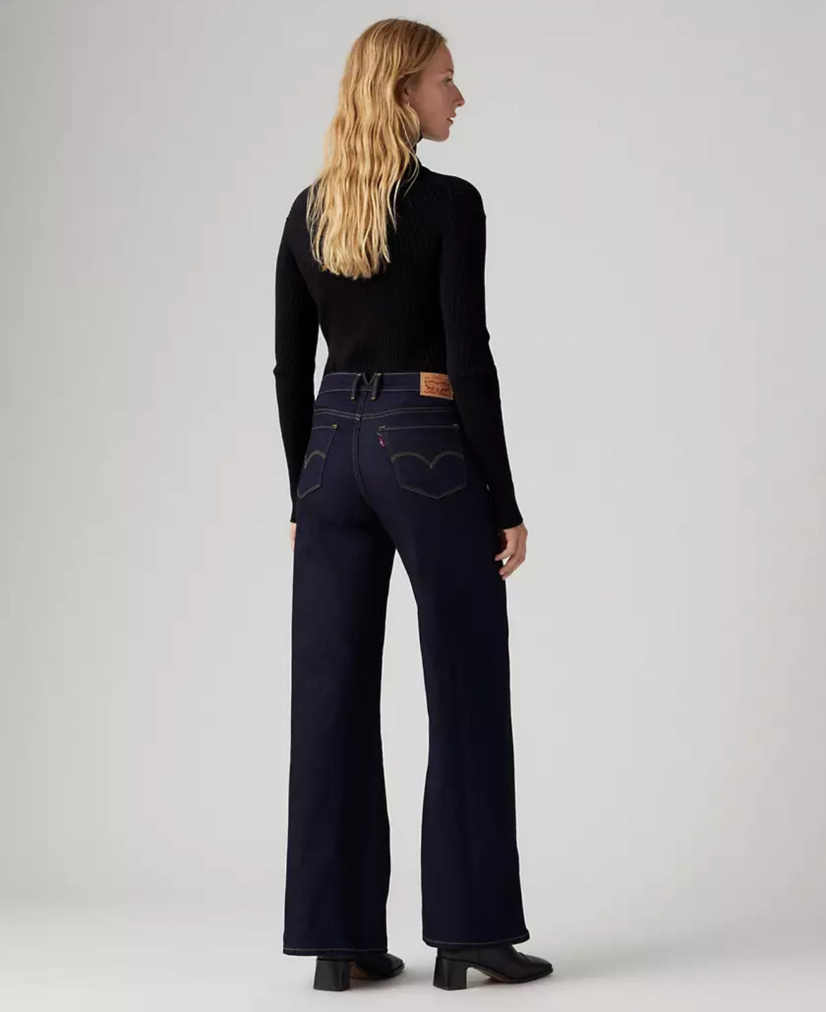 Jeans 318™ Shaping Wide Leg 001Q70004