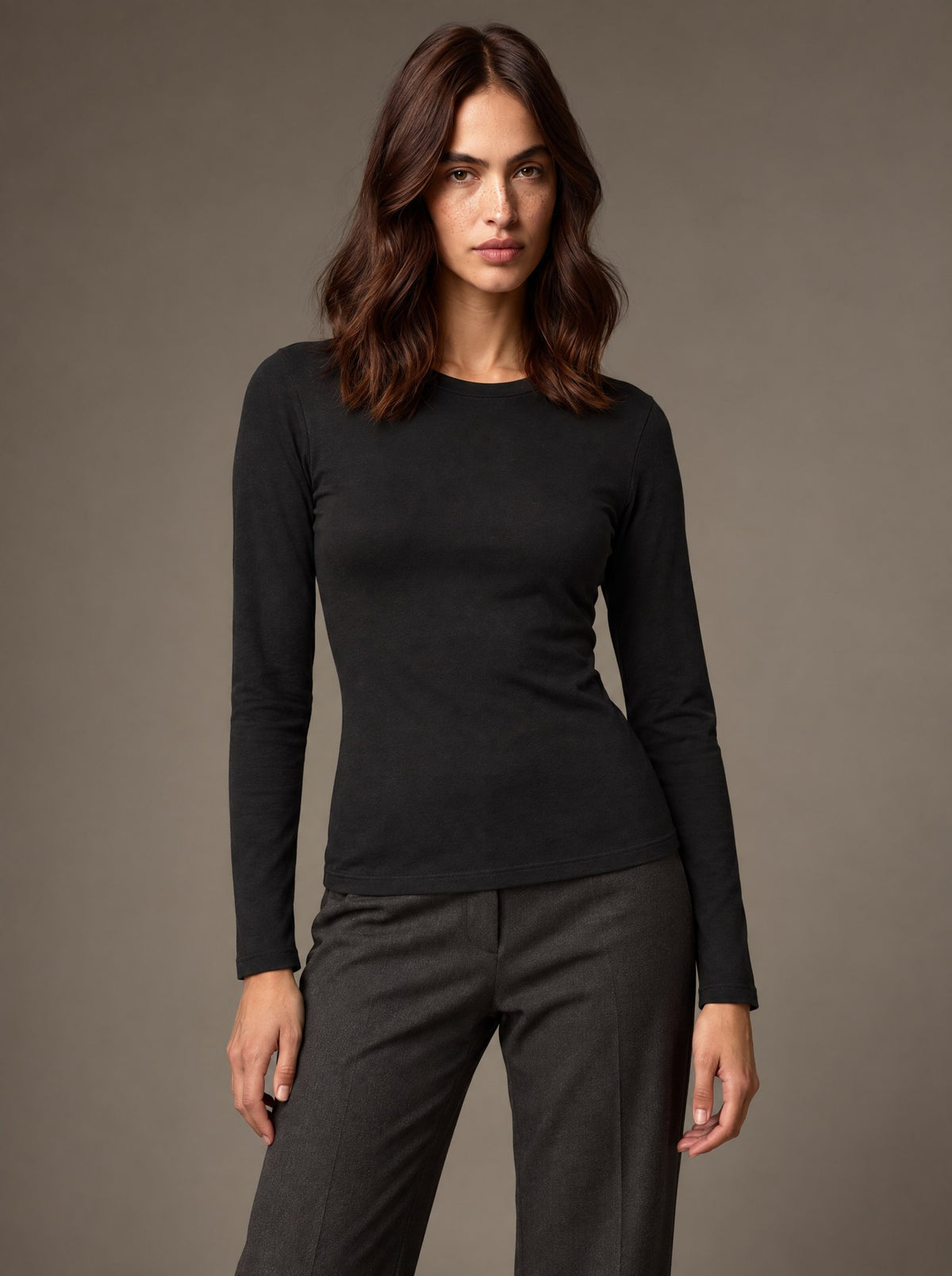 Blusa Básica Cuello Redondo Manga Larga Dama Vertical Eagle – Negro – frente