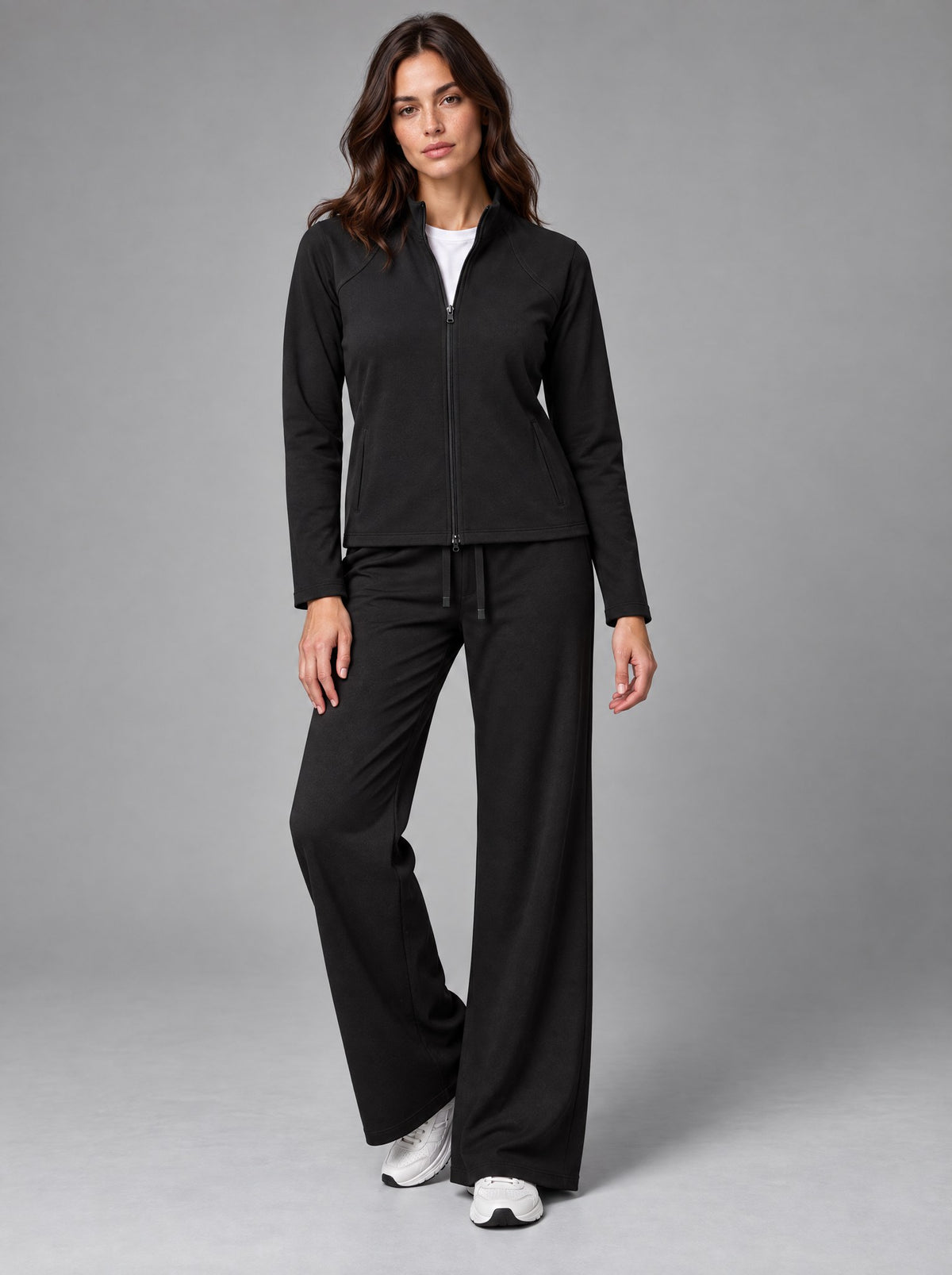 Conjunto Deportivo Chamarra y Pantalón Amplio Dama Vertical Eagle – Negro – frente