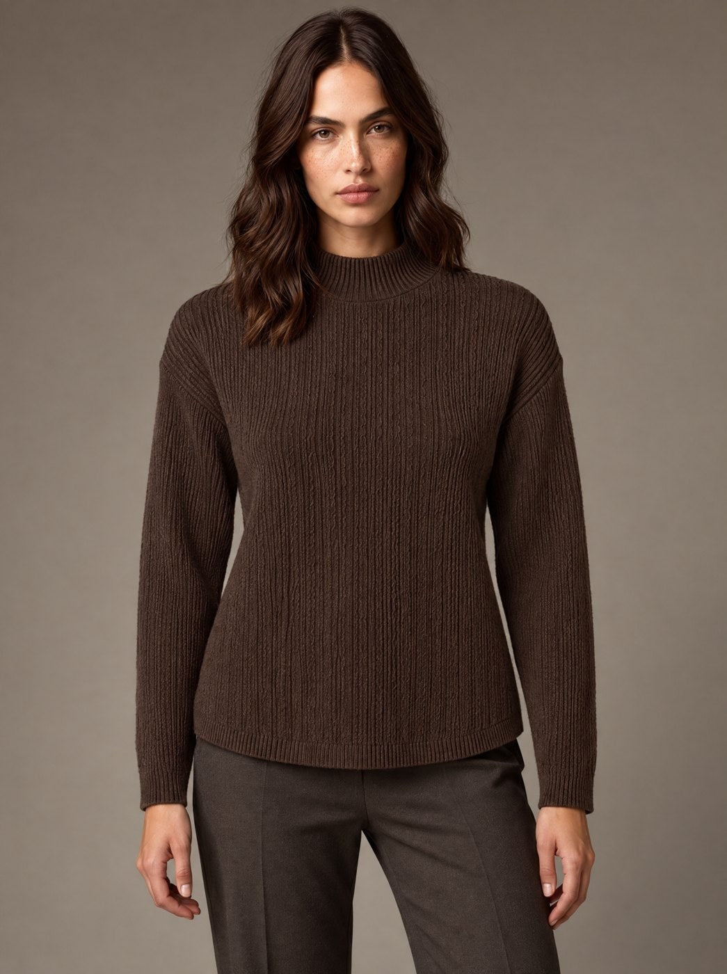 Suéter Acanalado Cuello Alto Dama Vertical Eagle – Café Oscuro – frente