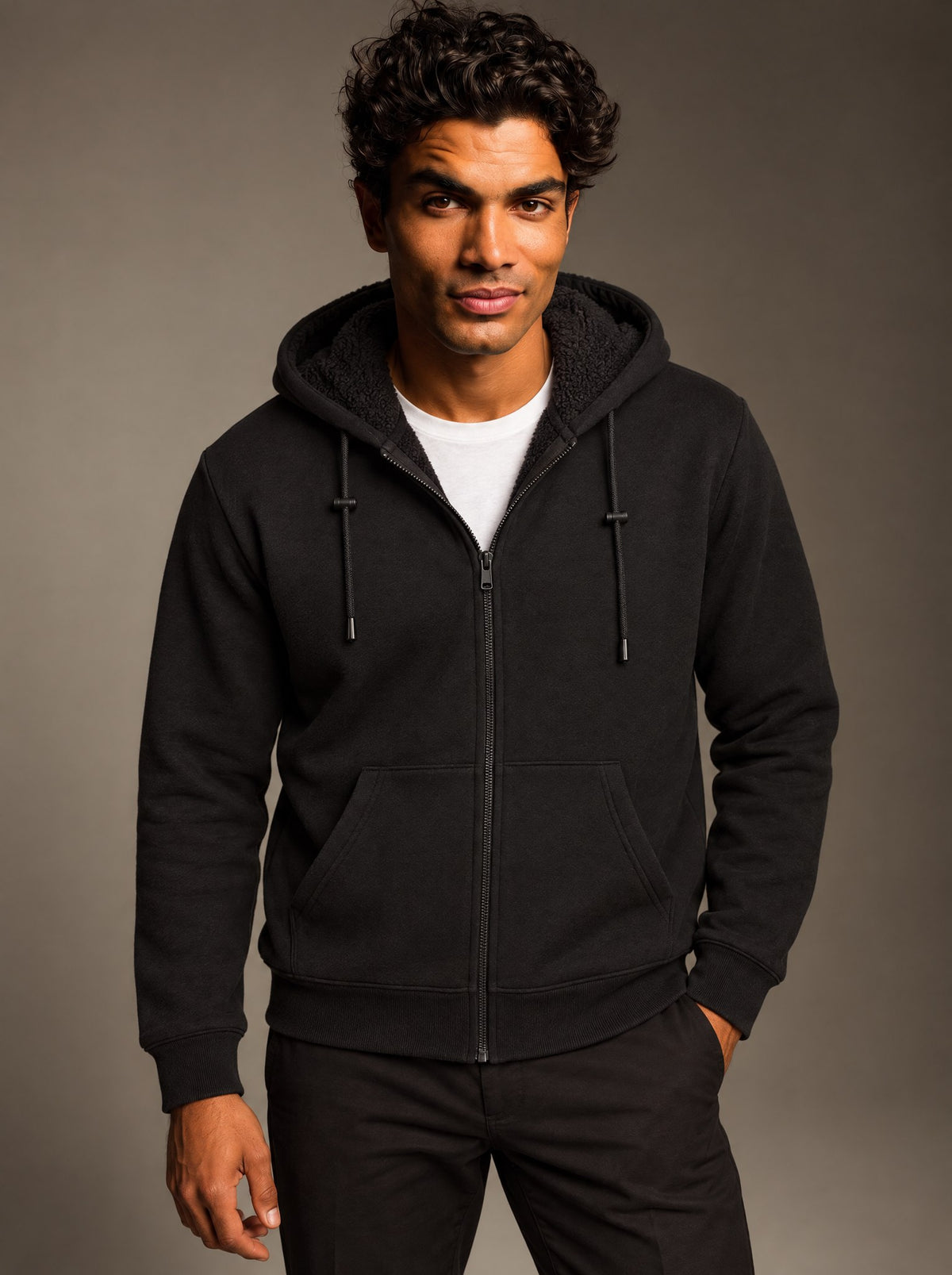 Sudadera con Cierre y Gorro de Borrego Caballero Talla Extra Vertical Eagle – Negro – frente